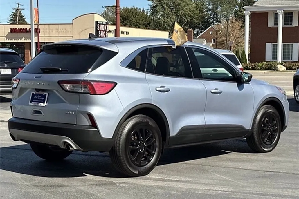 2022 Ford Escape SE photo 1