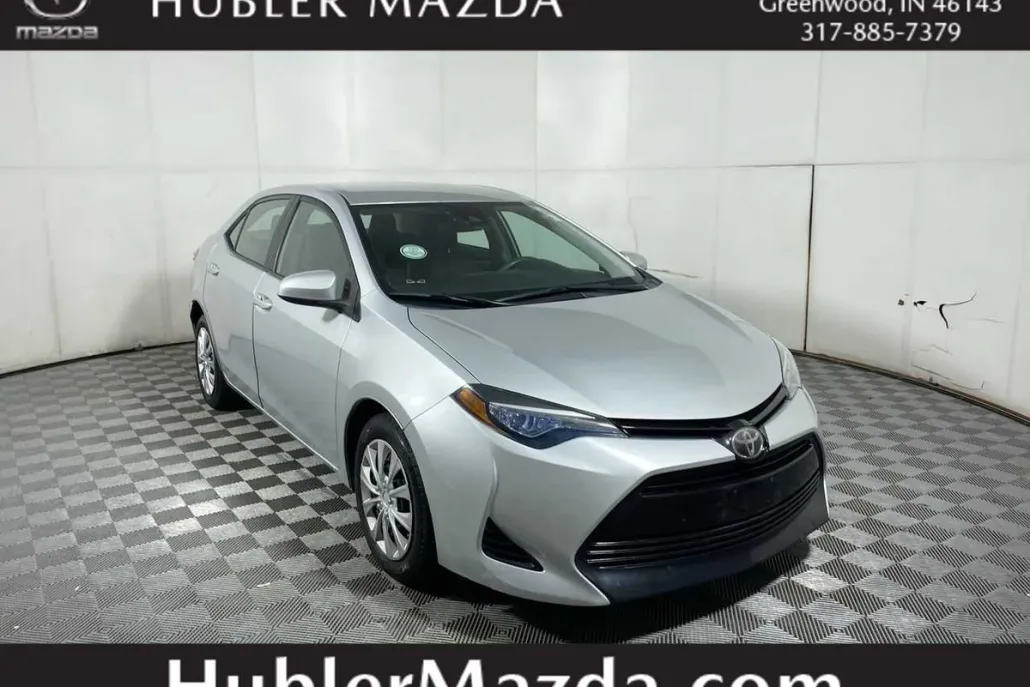 2018 Toyota Corolla LE photo 1