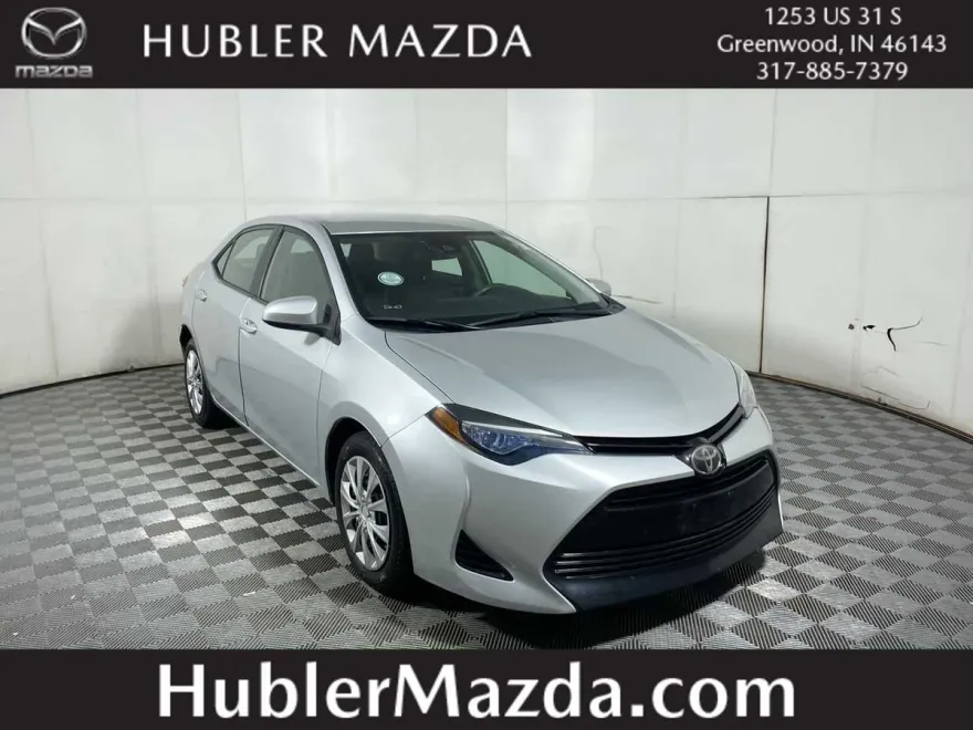 2018 Toyota Corolla LE photo 1