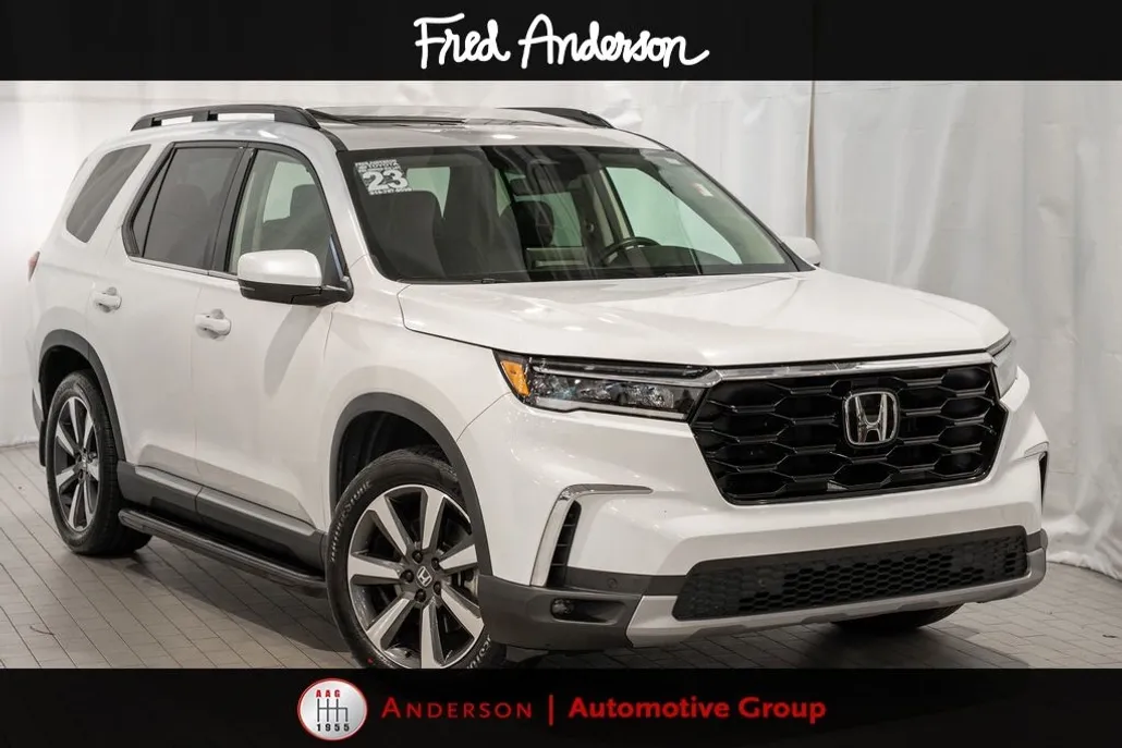 2023 Honda Pilot Touring photo 1