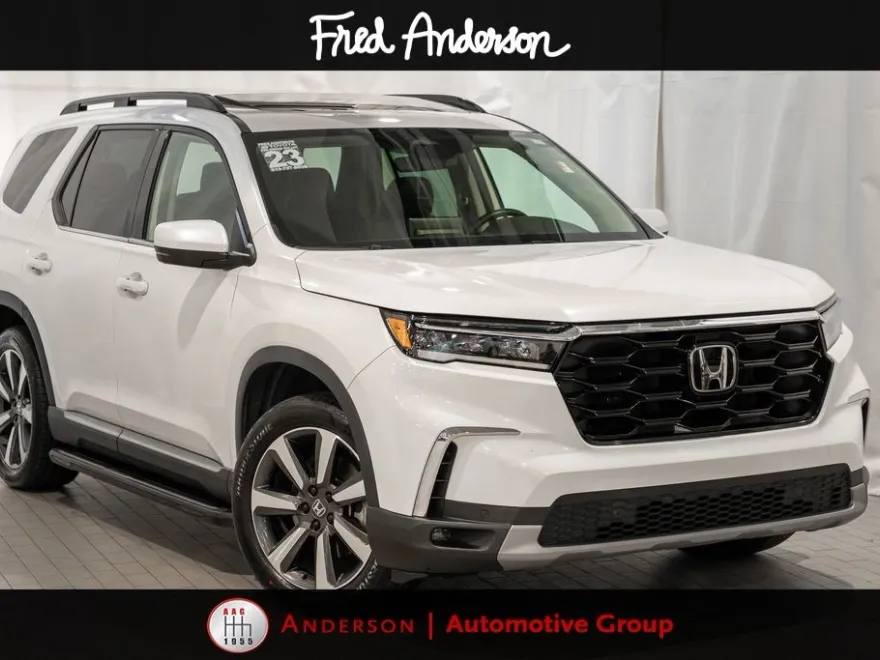 2023 Honda Pilot Touring photo 1