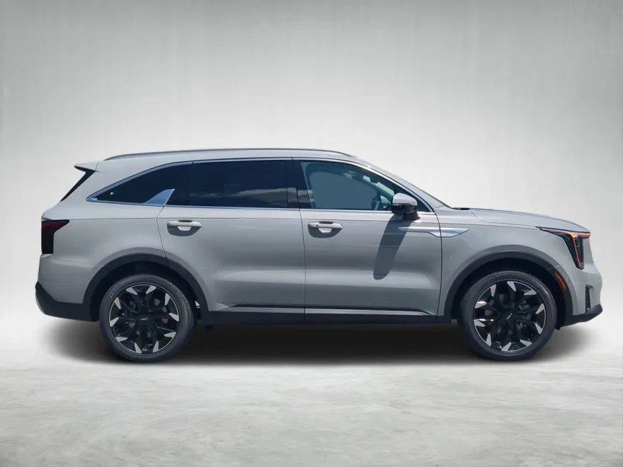 2026 Kia Sorento SX photo 1