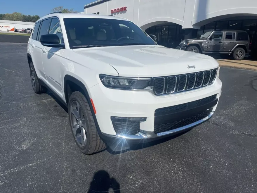 2025 Jeep Grand Cherokee L photo 1