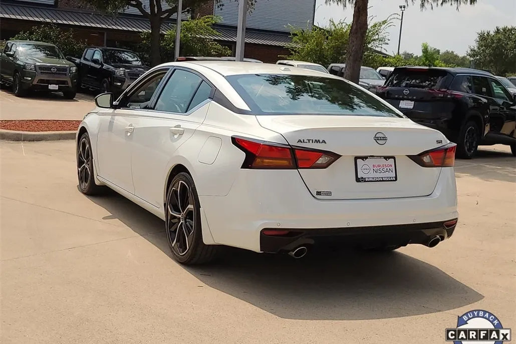 2024 Nissan Altima 2.5 SR photo 1