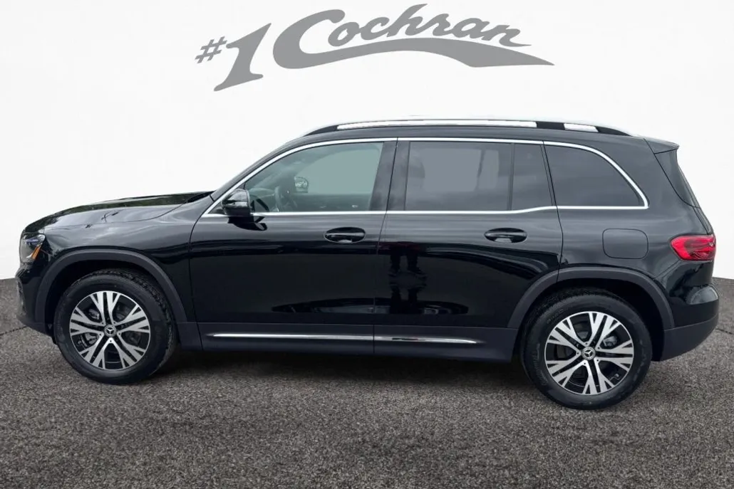 2026 Mercedes Benz GLB 250 4MATIC photo 1