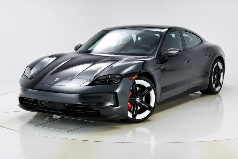 2025 Porsche Taycan 4S photo 1