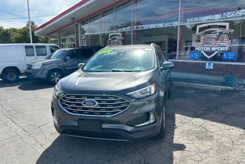 2019 Ford Edge SEL photo 1