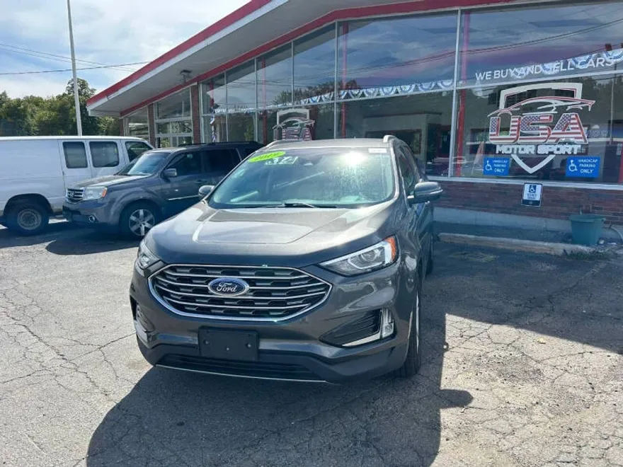 2019 Ford Edge SEL photo 1