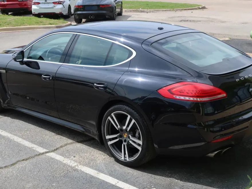2016 Porsche Panamera 4S photo 1