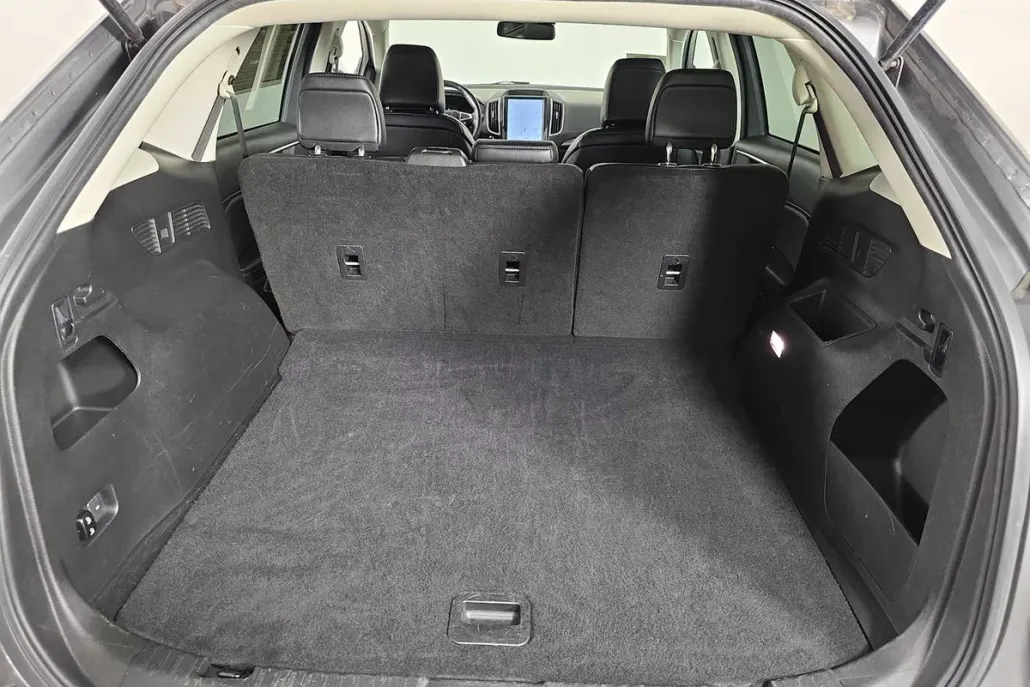 2023 Ford Edge SEL photo 1
