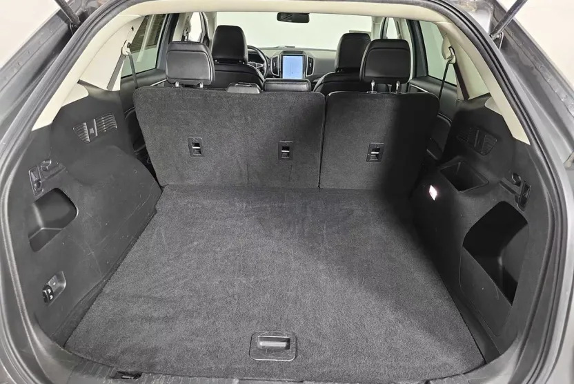 2023 Ford Edge SEL photo 1