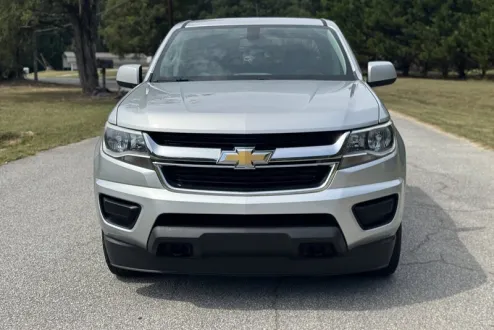 2018 Chevrolet Colorado LT photo 2