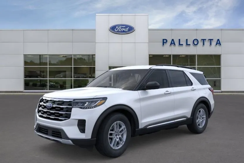 2025 Ford Explorer photo 1