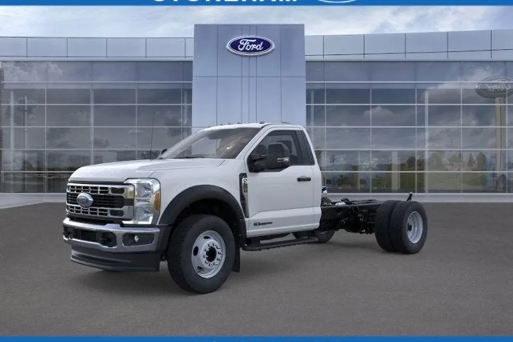 2025 Ford F-600 photo 1