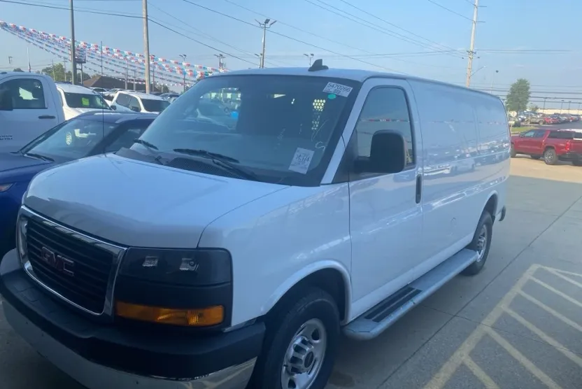 2023 Gmc Savana Cargo 2500 photo 1