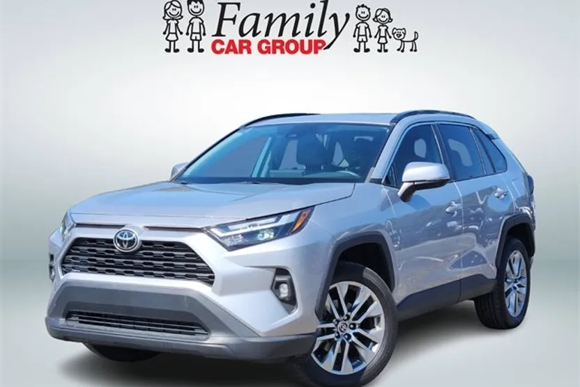 2022 Toyota RAV4 XLE Premium photo 1