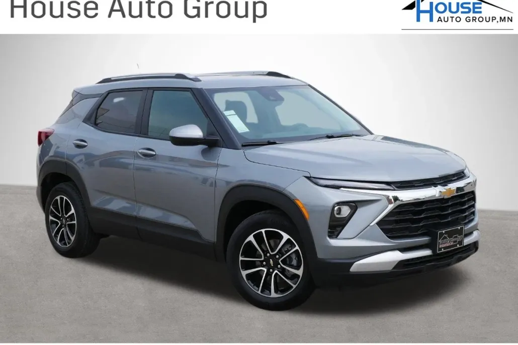 2024 Chevrolet Trailblazer LT photo 1