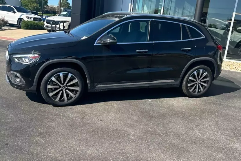 2023 Mercedes Benz GLA 250 4MATIC photo 1
