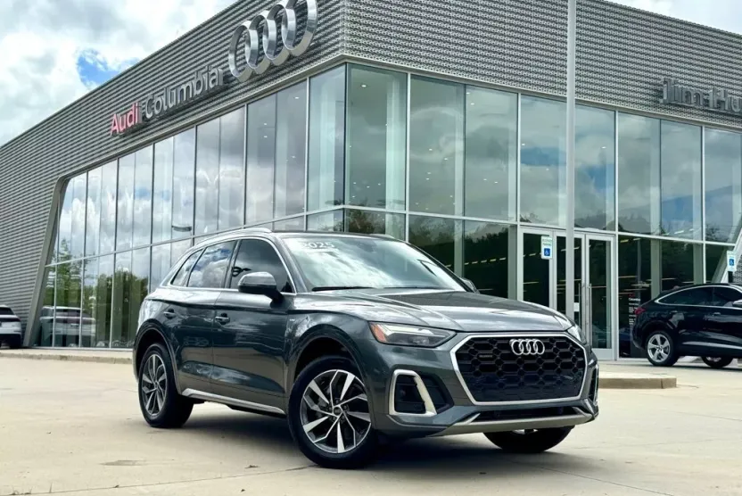2025 Audi Q5 45 S line Premium photo 1