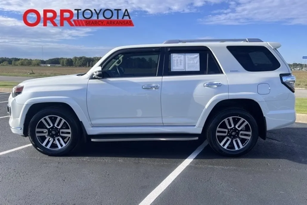 2022 Toyota 4Runner Limited photo 1