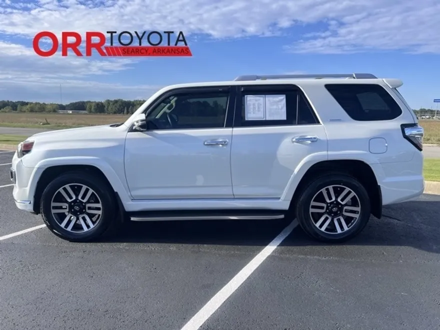 2022 Toyota 4Runner Limited photo 1