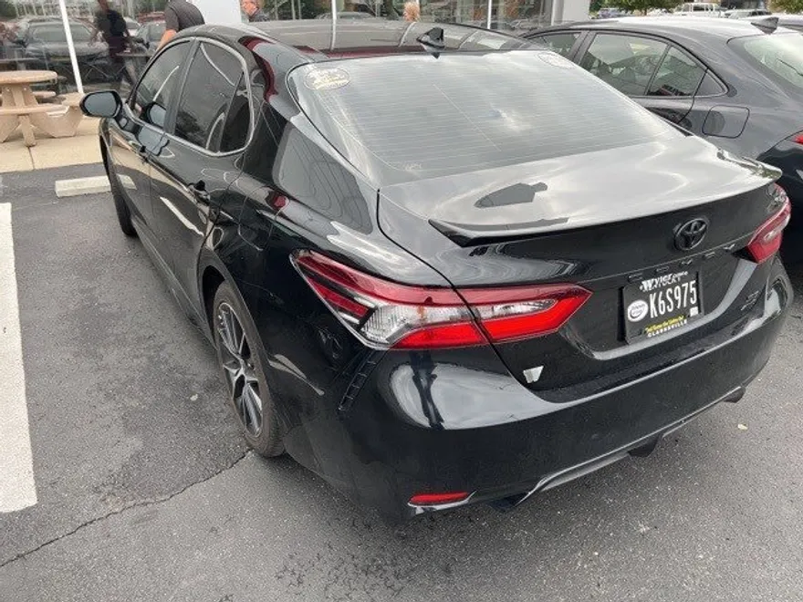 2024 Toyota Camry SE photo 1