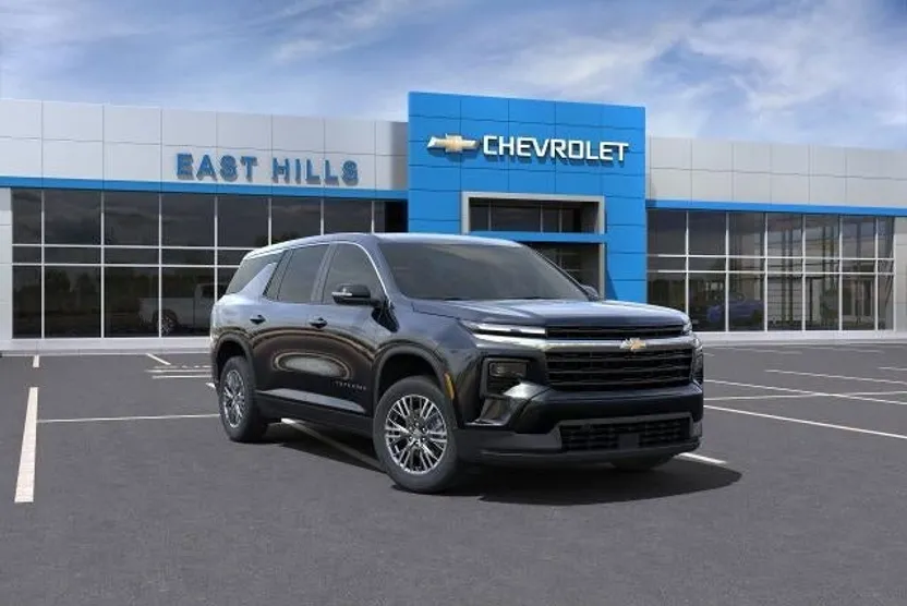 2024 Chevrolet Traverse 1LS photo 1