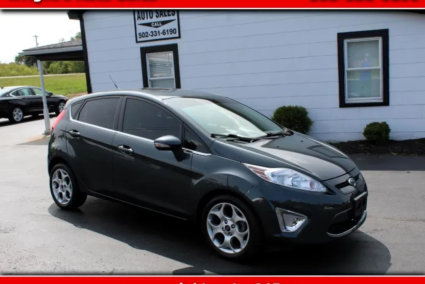 2011 Ford Fiesta SES photo 1