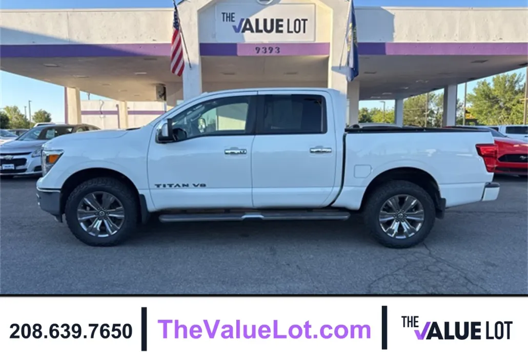 2018 Nissan Titan SL photo 1