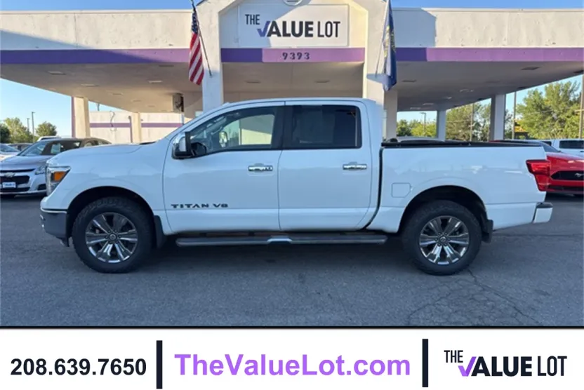 2018 Nissan Titan SL photo 1