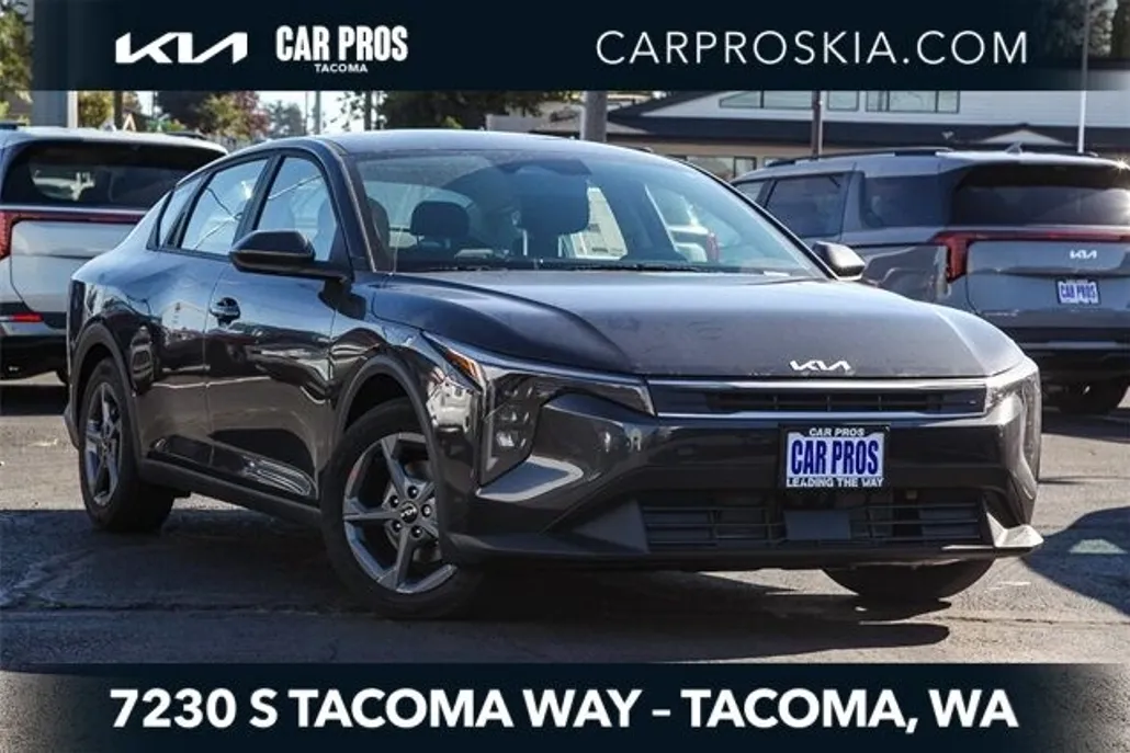 2025 Kia K4 LXS photo 1