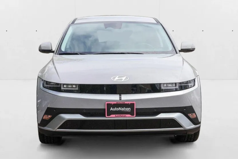 2025 Hyundai Ioniq 5 SE photo 1
