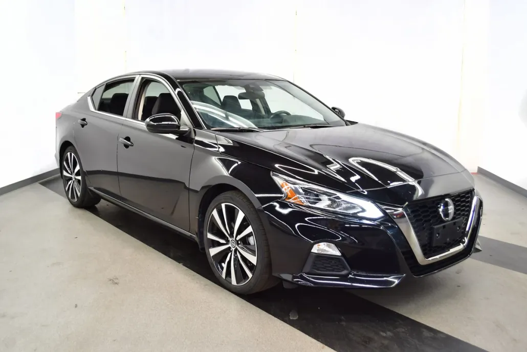 2022 Nissan Altima 2.5 SR photo 1