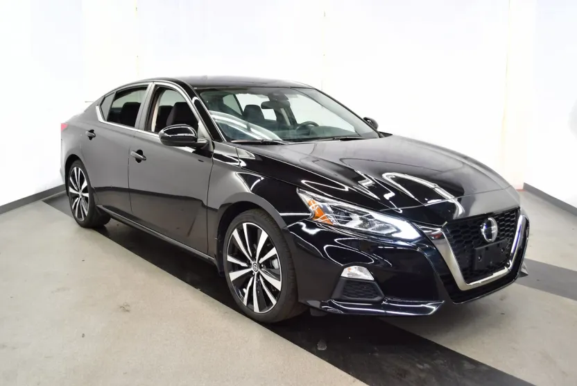 2022 Nissan Altima 2.5 SR photo 1