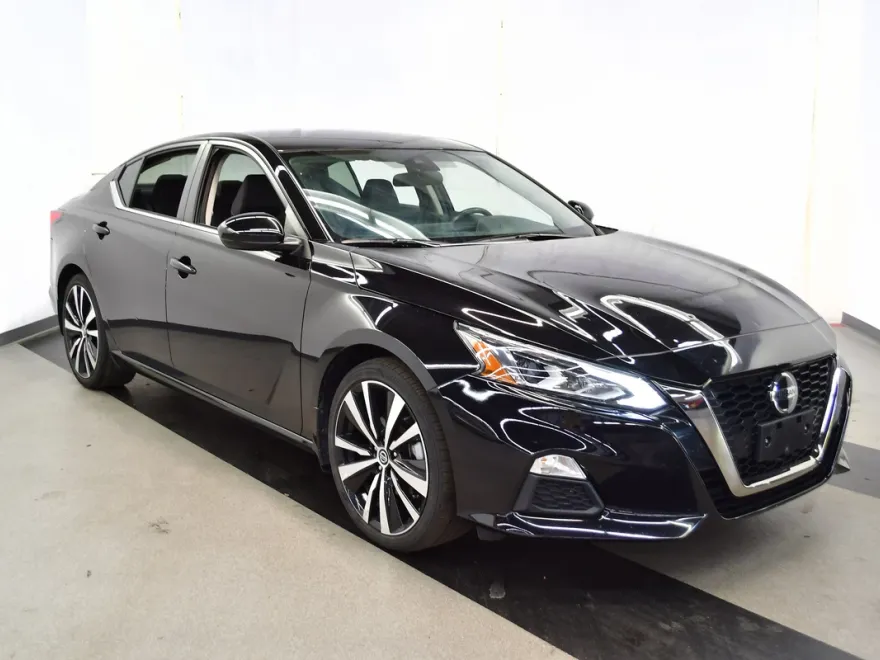 2022 Nissan Altima 2.5 SR photo 1