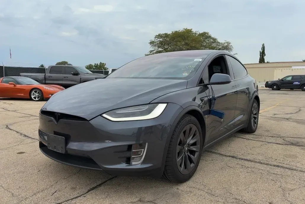 2018 Tesla Model X 75D photo 1