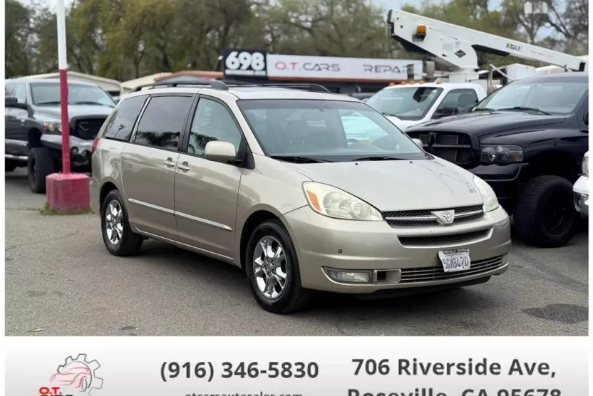 2004 Toyota Sienna XLE Limited photo 1