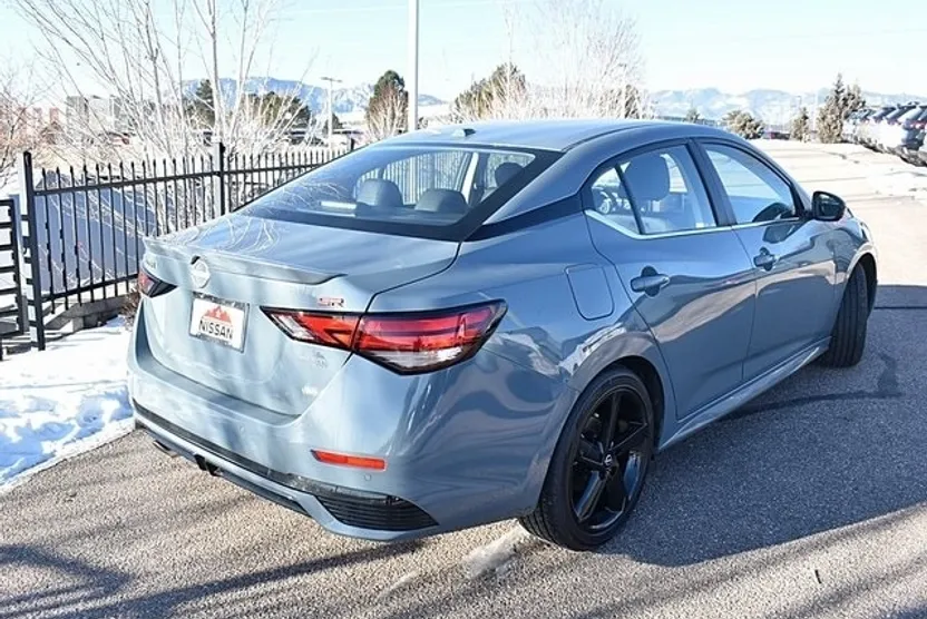 2025 Nissan Sentra SR photo 1