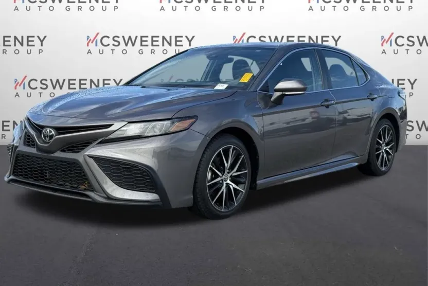 2023 Toyota Camry SE photo 1