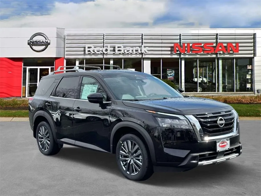 2025 Nissan Pathfinder SL photo 1