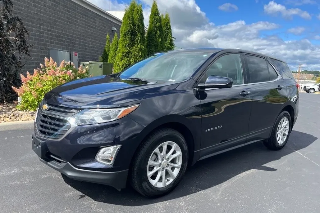 2020 Chevrolet Equinox LT photo 1