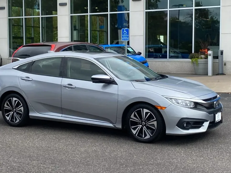 2018 Honda Civic EX-T photo 1