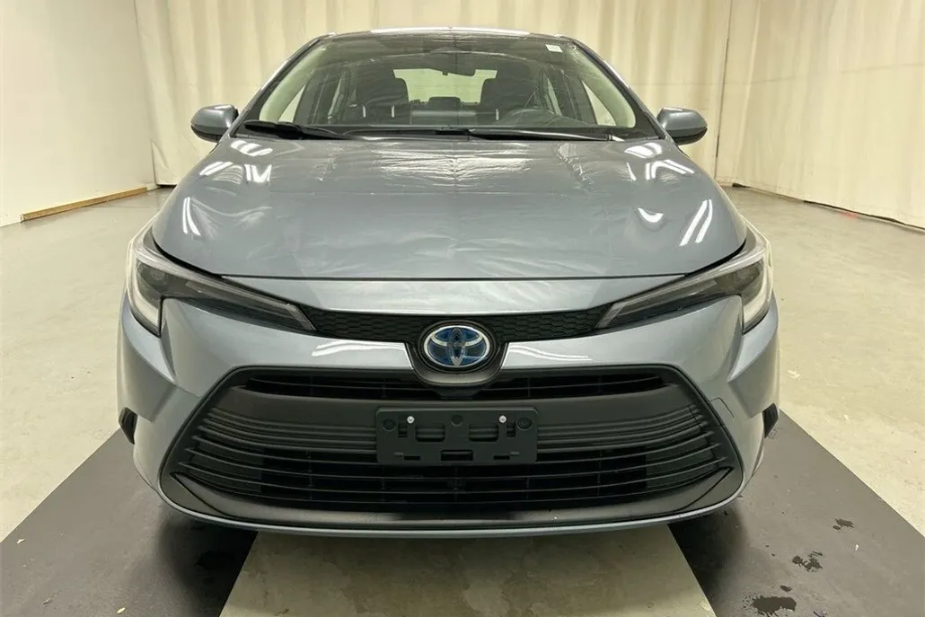 2023 Toyota Corolla Hybrid LE photo 1