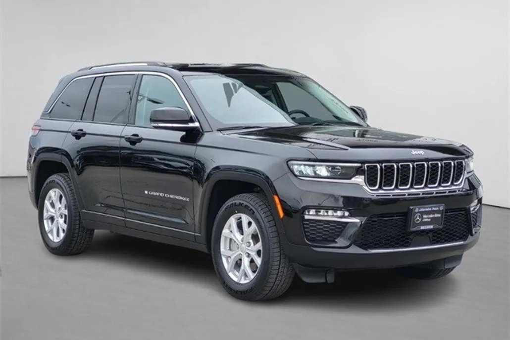 2023 Jeep Grand Cherokee Limited photo 1