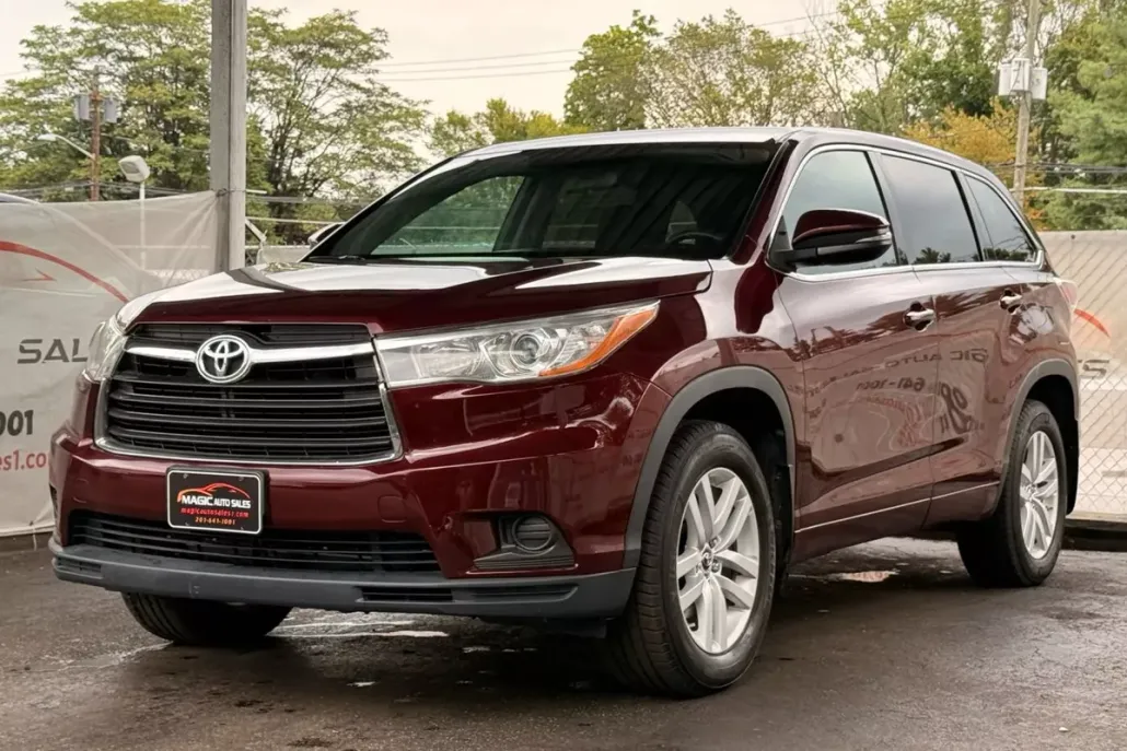 2016 Toyota Highlander Base Hybrid photo 1