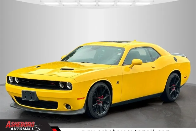 2017 Dodge Challenger R/T 392 photo 1