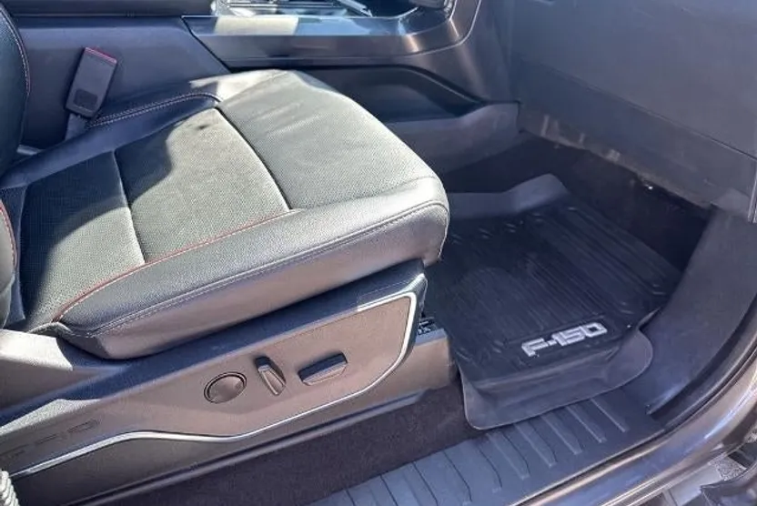 2022 Ford F-150 Lariat photo 1