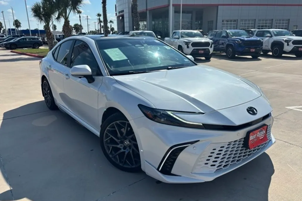 2025 Toyota Camry XSE photo 1