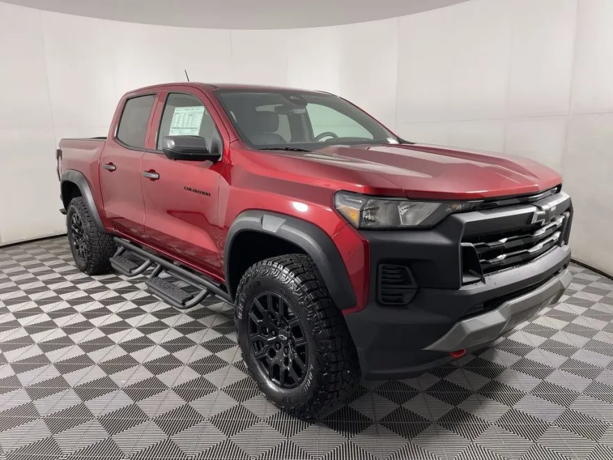 2025 Chevrolet Colorado Trail Boss photo 1