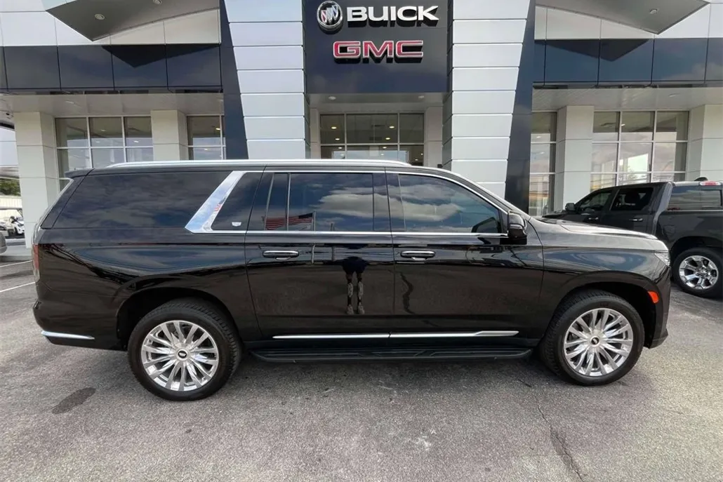 2023 Cadillac Escalade ESV Premium Luxury photo 1